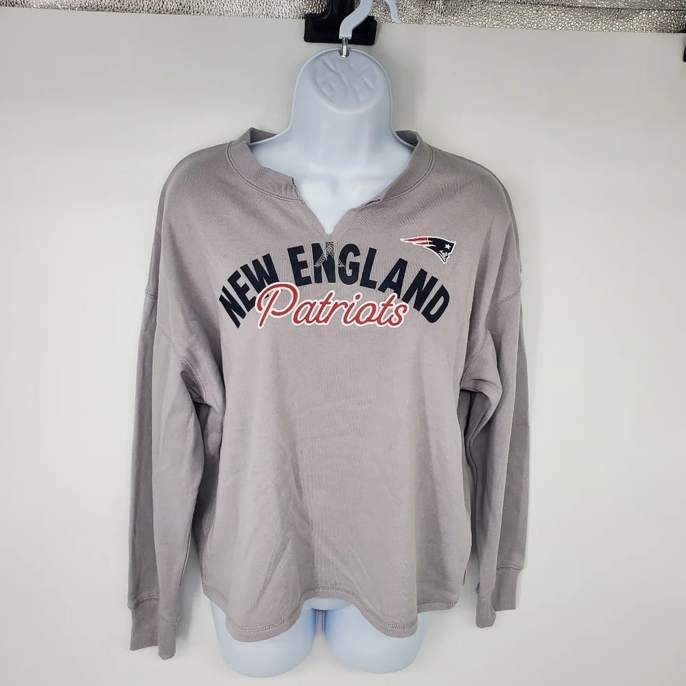 New England Patriots Shirt Women Small NFL Gray Team Apparel Sweatshirt